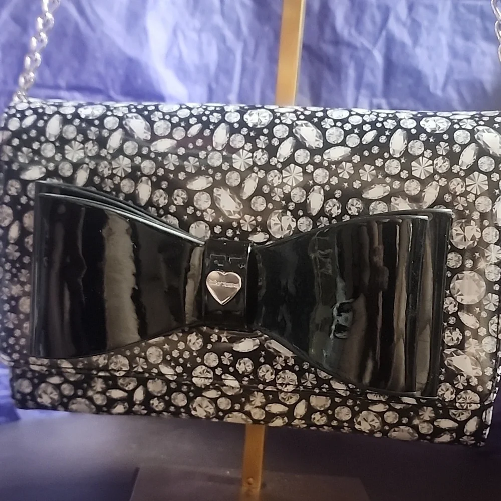 Betsey Johnson Diamonds Are A Girls Best Friend Crossbody EUC - Picture 2 of 8